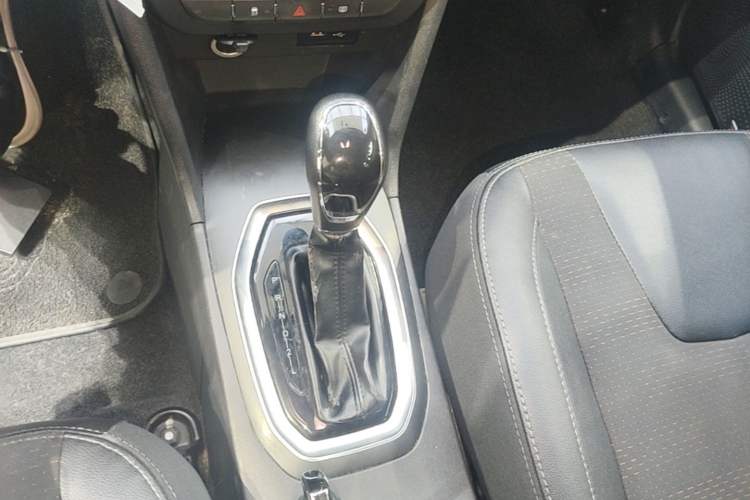 Used Chery Tiggo 3X 2018 1.5L Automatic Elite Edition Gear Lever