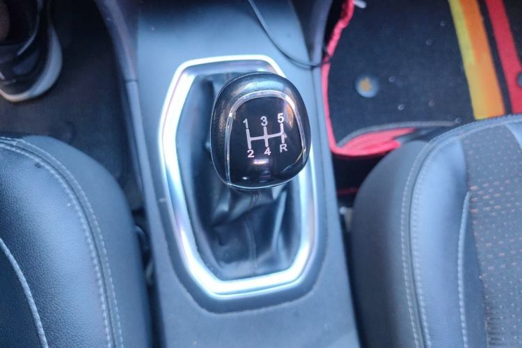 Used Chery Tiggo 3X 2018 1.5L Manual Elite Edition Gear Lever