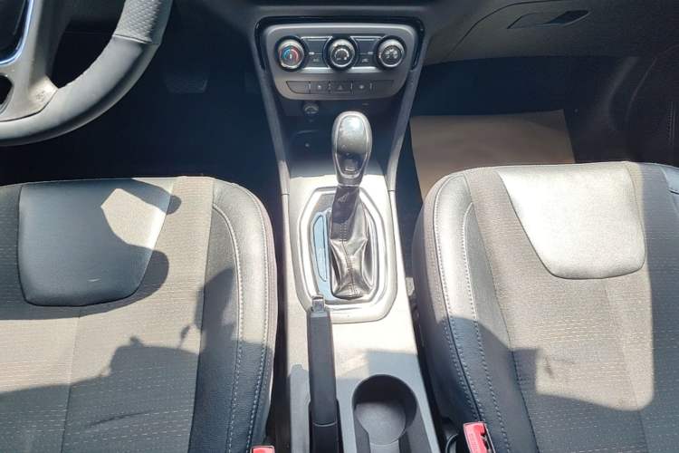 Used Chery Tiggo 3X 2018 1.5L Automatic Luxury Edition Gear Lever