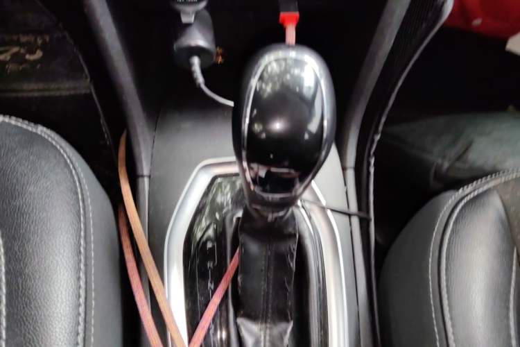 Used Chery Tiggo 3X 2018 1.5L Automatic Elite Edition Gear Lever