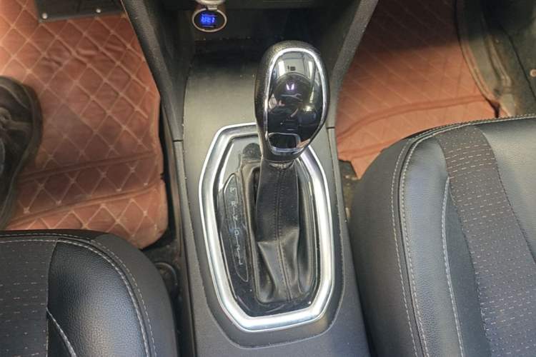 Used Chery Tiggo 3X 2018 1.5L Automatic Elite Edition Gear Lever