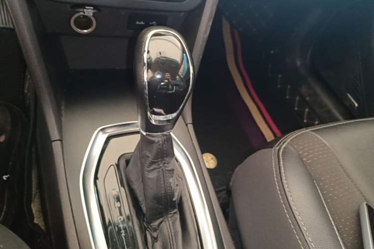 Used Chery Tiggo 3X 2018 1.5L Automatic Elite Edition Gear Lever