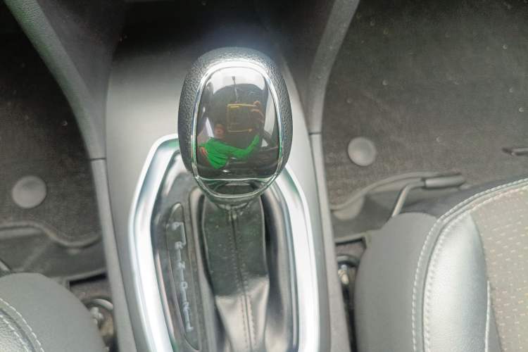 Used Chery Tiggo 3X 2018 1.5L Automatic Elite Edition Gear Lever