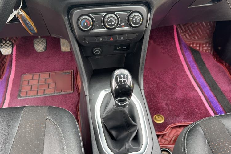 Used Chery Tiggo 3X 2018 1.5L Manual Elite Edition Gear Lever