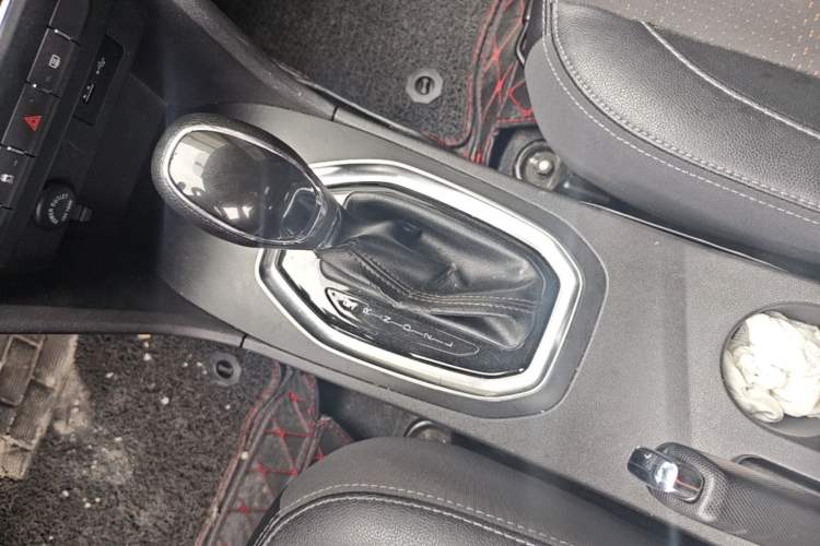 Used Chery Tiggo 3X 2018 1.5L Automatic Elite Edition Gear Lever