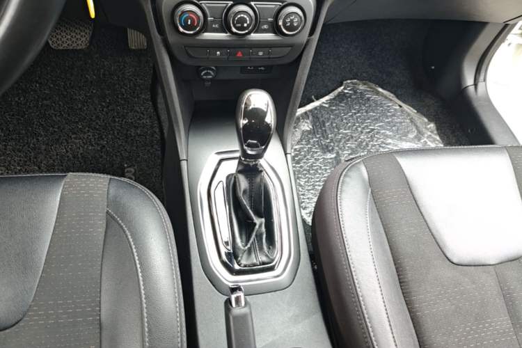 Used Chery Tiggo 3X 2018 1.5L Automatic Elite Edition Gear Lever