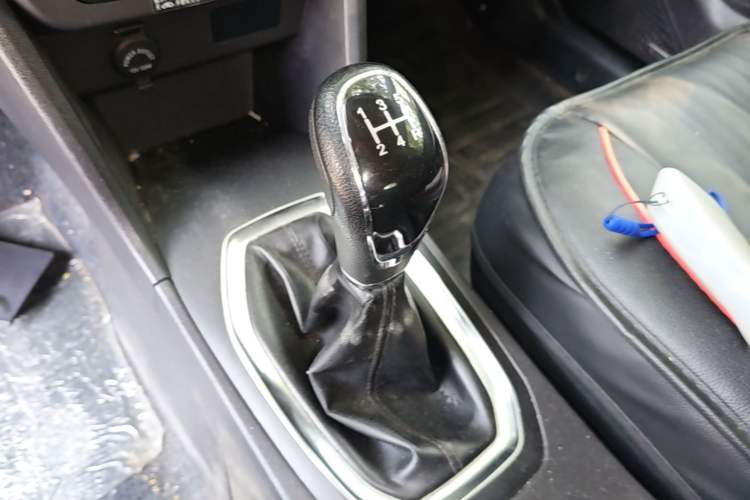 Used Chery Tiggo 3X 2018 1.5L Manual Comfort Edition Gear Lever