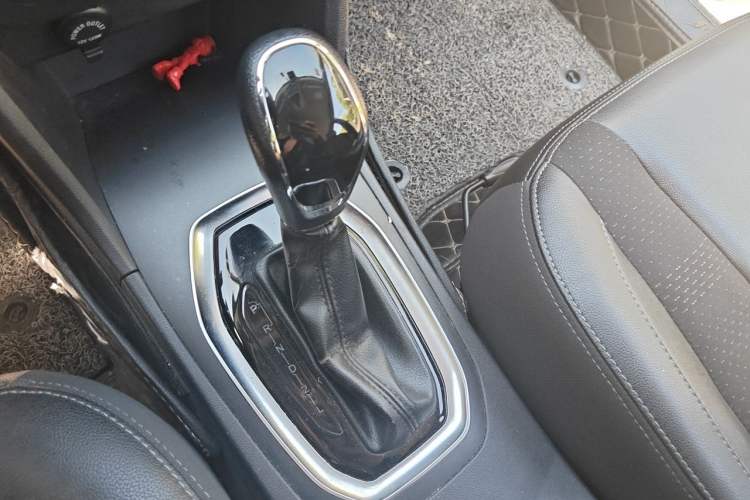 Used Chery Tiggo 3X 2018 1.5L Automatic Elite Edition Gear Lever