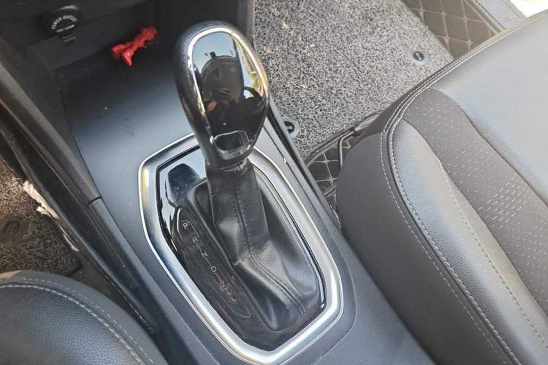 Used Chery Tiggo 3X 2018 1.5L Automatic Elite Edition Gear Lever