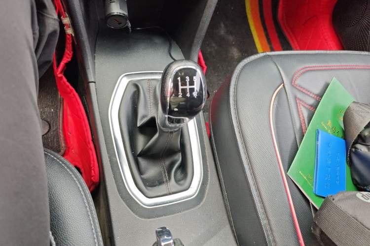 Used Chery Tiggo 3X 2018 1.5L Manual Elite Edition Gear Lever