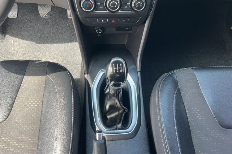 Used Chery Tiggo 3X 2018 1.5L Manual Elite Edition Gear Lever