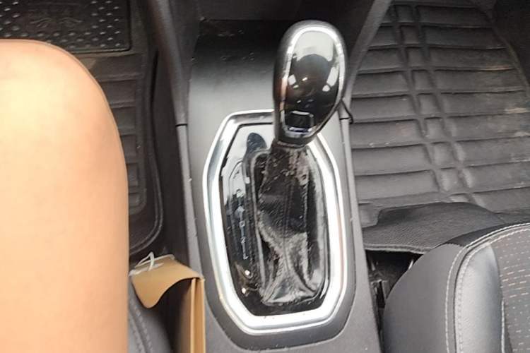 Used Chery Tiggo 3X 2018 1.5L Automatic Elite Edition Gear Lever