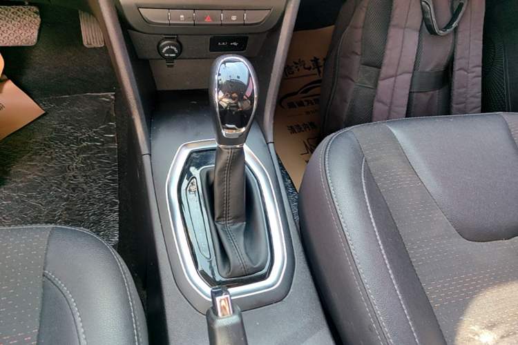 Used Chery Tiggo 3X 2018 1.5L Automatic Elite Edition Gear Lever