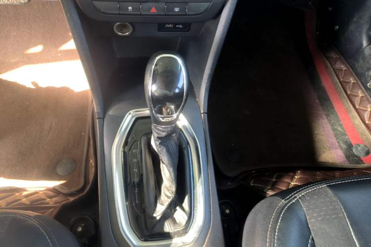 Used Chery Tiggo 3X 2018 1.5L Automatic Elite Edition Gear Lever