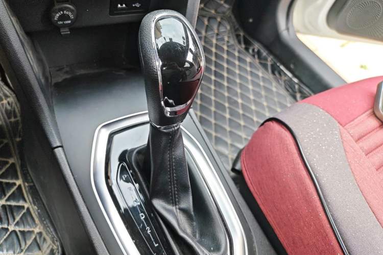 Used Chery Tiggo 3X 2018 1.5L Automatic Elite Edition Gear Lever