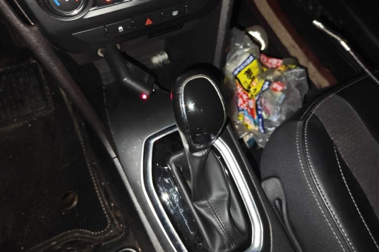 Used Chery Tiggo 3X 2018 1.5L Automatic Elite Edition Gear Lever