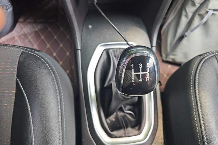Used Chery Tiggo 3X 2018 1.5L Manual Elite Edition Gear Lever