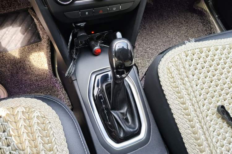 Used Chery Tiggo 3X 2018 1.5L Automatic Elite Edition Gear Lever