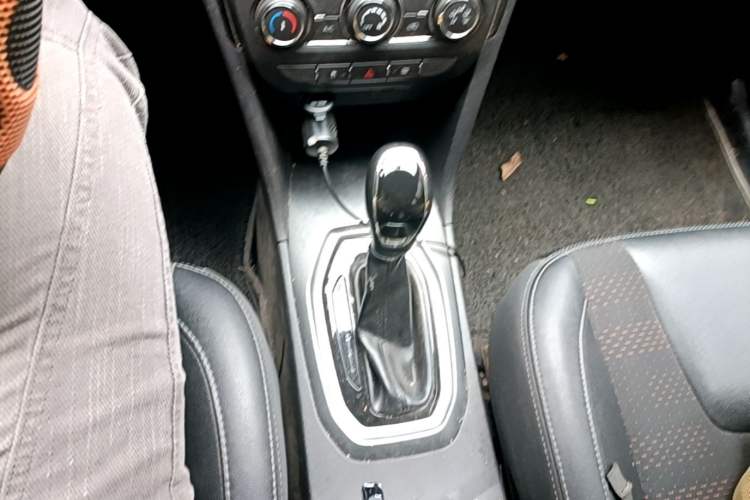 Used Chery Tiggo 3X 2018 1.5L Automatic Elite Edition Gear Lever