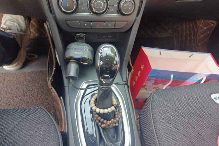 Used Chery Tiggo 3X 2018 1.5L Automatic Elite Edition Gear Lever