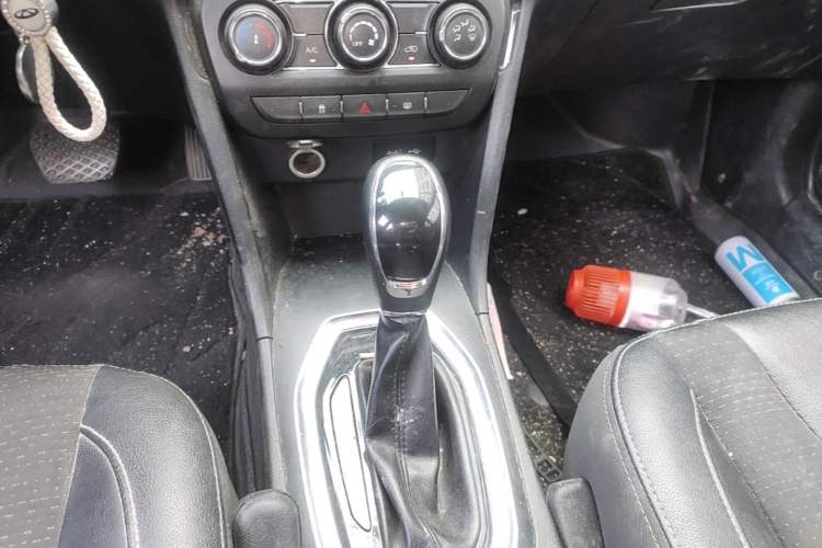 Used Chery Tiggo 3X 2018 1.5L Automatic Elite Edition Gear Lever