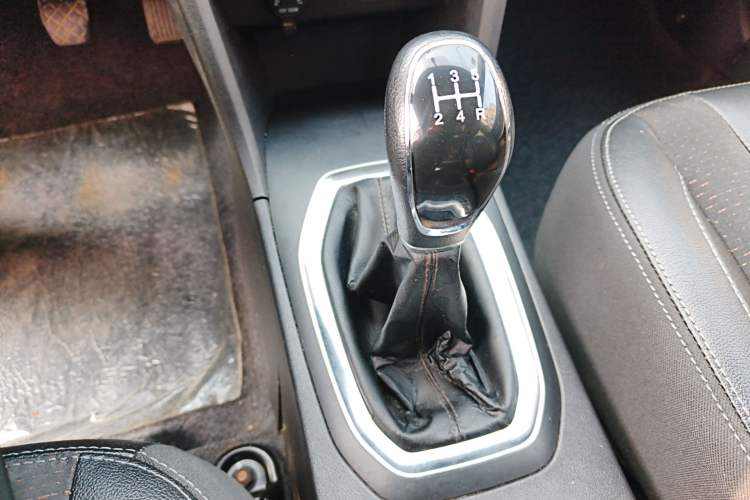 Used Chery Tiggo 3X 2018 1.5L Manual Elite Edition Gear Lever