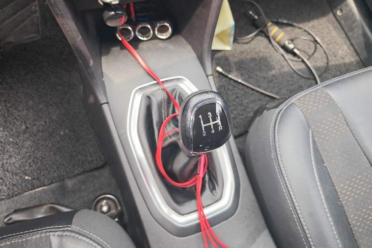 Used Chery Tiggo 3X 2018 1.5L Manual Elite Edition Gear Lever