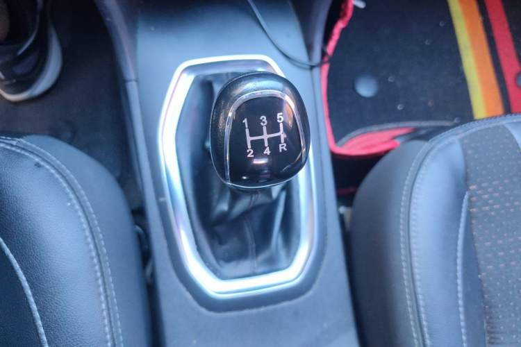 Used Chery Tiggo 3X 2018 1.5L Manual Elite Edition Gear Lever