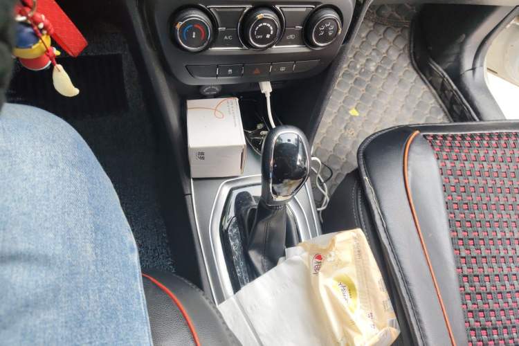 Used Chery Tiggo 3X 2018 1.5L Automatic Elite Edition Gear Lever