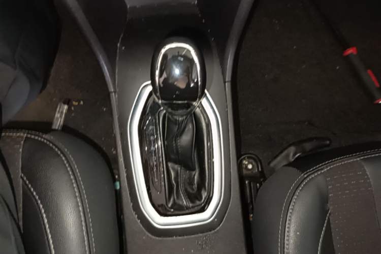 Used Chery Tiggo 3X 2018 1.5L Automatic Elite Edition Gear Lever