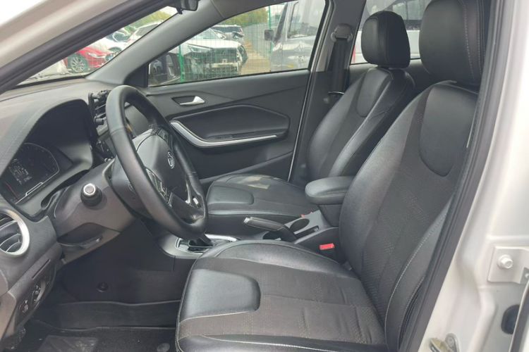 Used Chery Tiggo 3X 2018 1.5L Automatic Elite Edition Interior 4