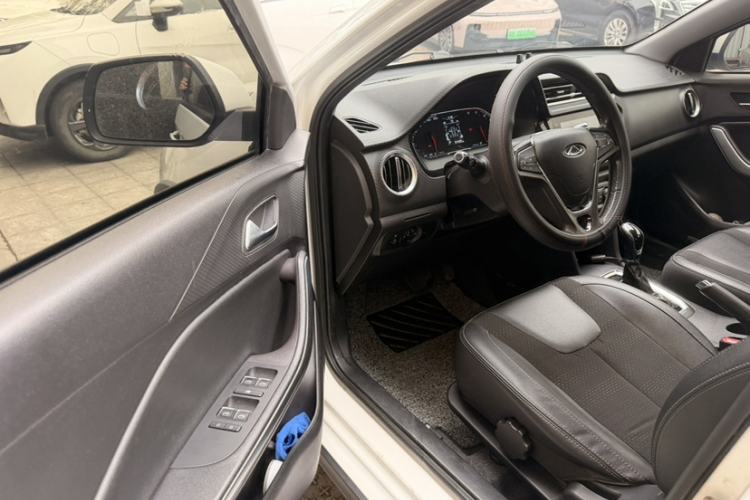 Used Chery Tiggo 3X 2018 1.5L Automatic Elite Edition Interior 5