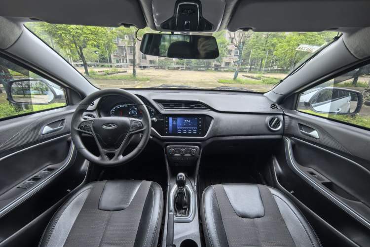 Used Chery Tiggo 3X 2018 1.5L Manual Elite Edition Interior 8