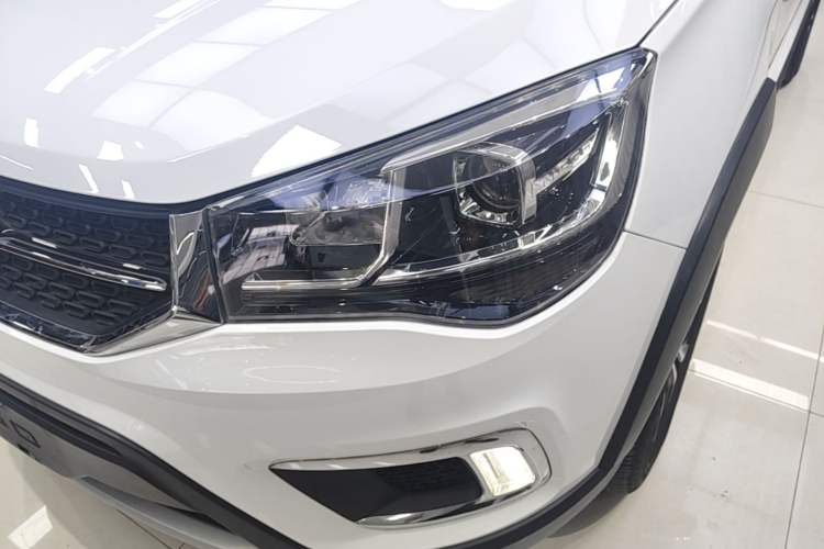 Used Chery Tiggo 3X 2018 1.5L Automatic Elite Edition Left Front Headlight