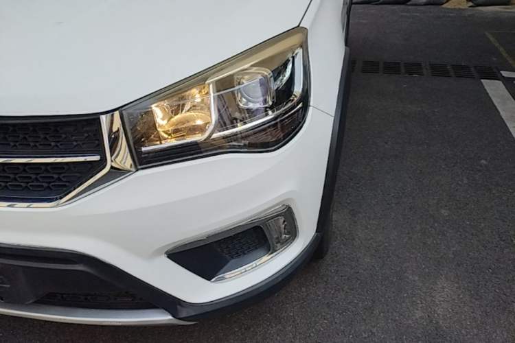 Used Chery Tiggo 3X 2018 1.5L Automatic Elite Edition Left Front Headlight