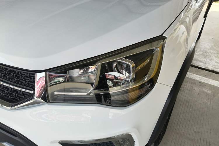 Used Chery Tiggo 3X 2018 1.5L Automatic Elite Edition Left Front Headlight