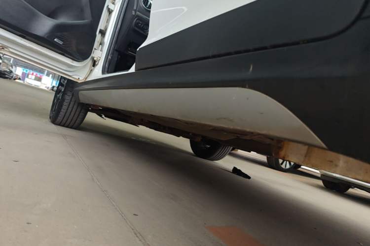Used Chery Tiggo 3X 2018 1.5L Automatic Elite Edition Left Side Sill