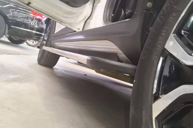 Used Chery Tiggo 3X 2018 1.5L Manual Elite Edition Left Side Sill