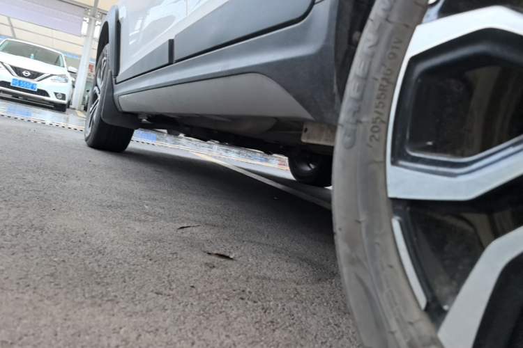 Used Chery Tiggo 3X 2018 1.5L Manual Elite Edition Left Side Sill