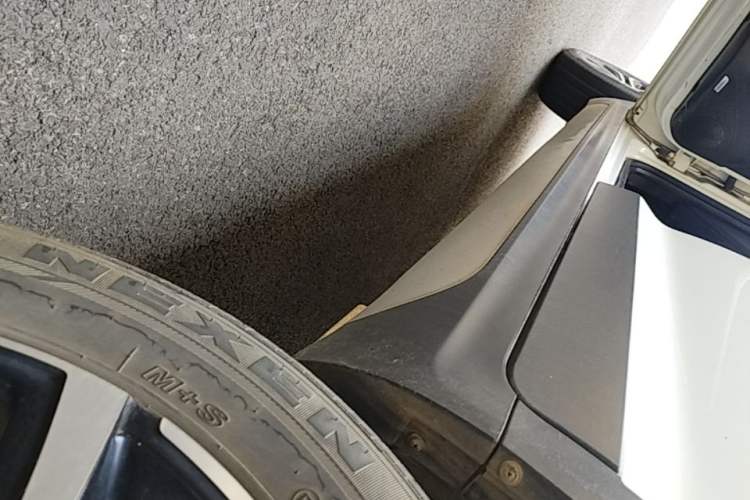 Used Chery Tiggo 3X 2018 1.5L Automatic Elite Edition Left Side Sill