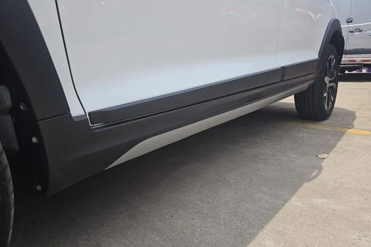 Used Chery Tiggo 3X 2018 1.5L Automatic Comfort Edition Left Side Sill