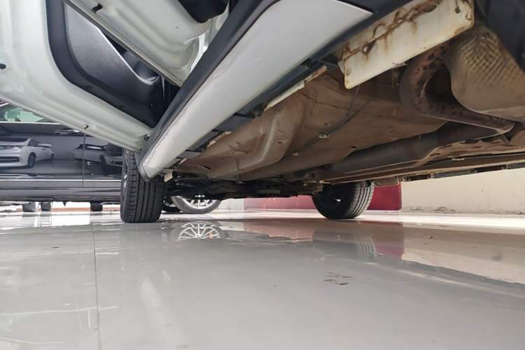 Used Chery Tiggo 3X 2018 1.5L Manual Elite Edition Left Side Sill