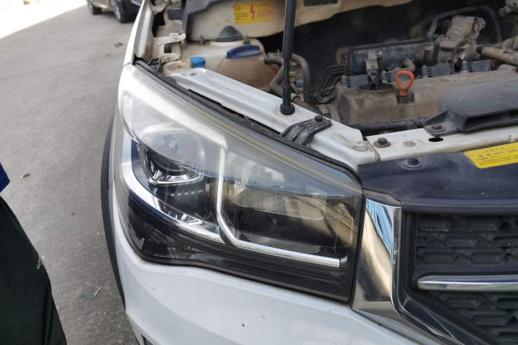 Used Chery Tiggo 3X 2018 1.5L Manual Elite Edition Right Front Headlight
