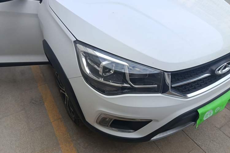 Used Chery Tiggo 3X 2018 1.5L Automatic Elite Edition Right Front Headlight