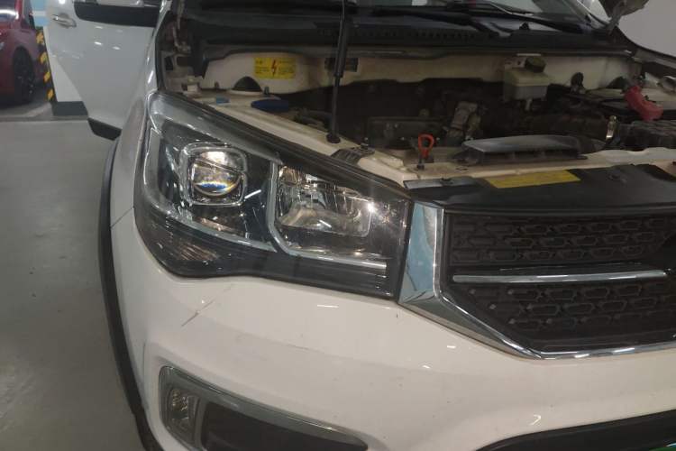 Used Chery Tiggo 3X 2018 1.5L Automatic Elite Edition Right Front Headlight