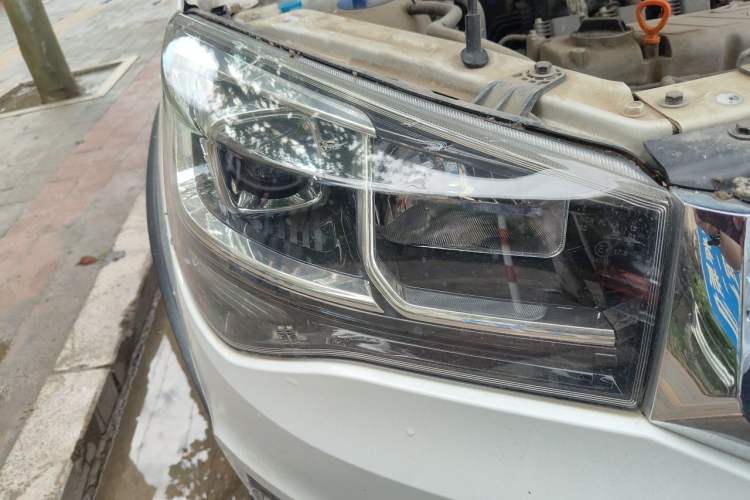 Used Chery Tiggo 3X 2018 1.5L Automatic Elite Edition Right Front Headlight