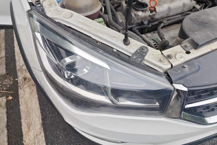 Used Chery Tiggo 3X 2018 1.5L Automatic Elite Edition Right Front Headlight