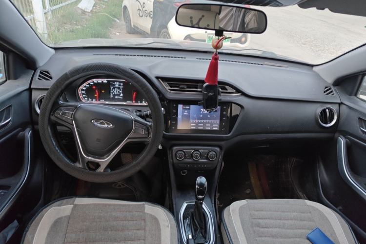 Used Chery Tiggo 3X 2018 1.5L Automatic Elite Edition Center Console