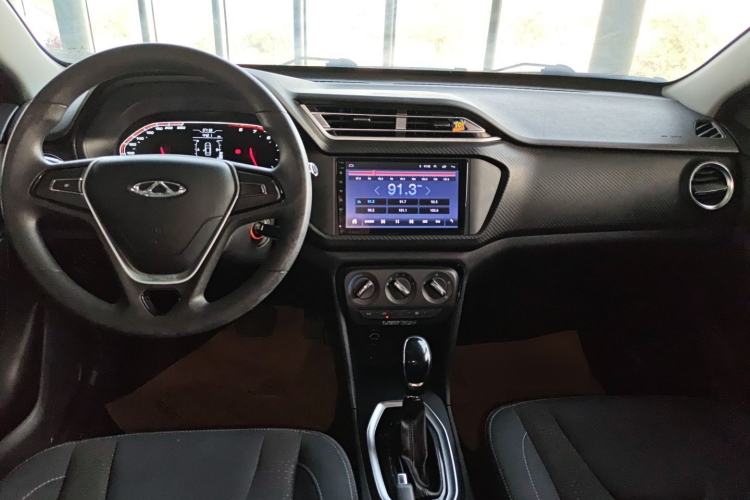 Used Chery Tiggo 3X 2018 1.5L Automatic Comfort Edition Center Console