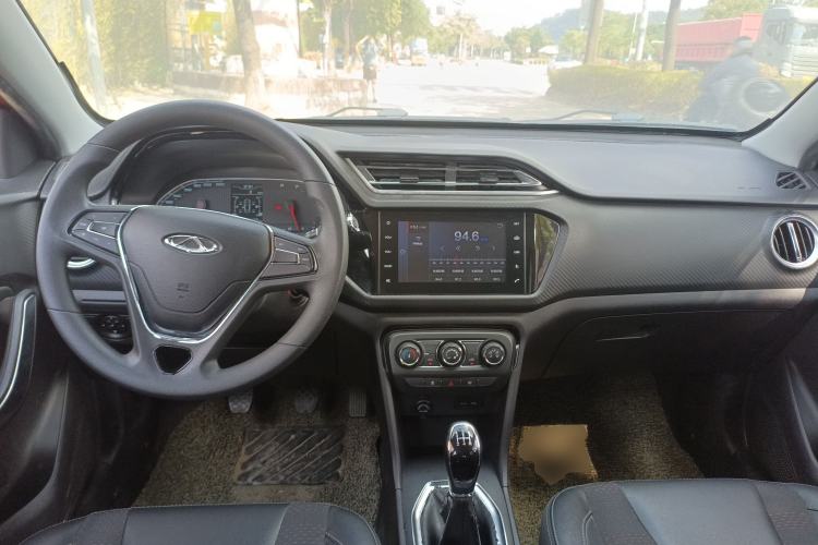 Used Chery Tiggo 3X 2018 1.5L Manual Elite Edition Center Console